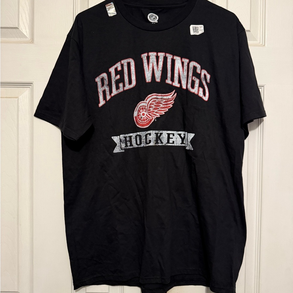 Red Wings Black T-Shirt